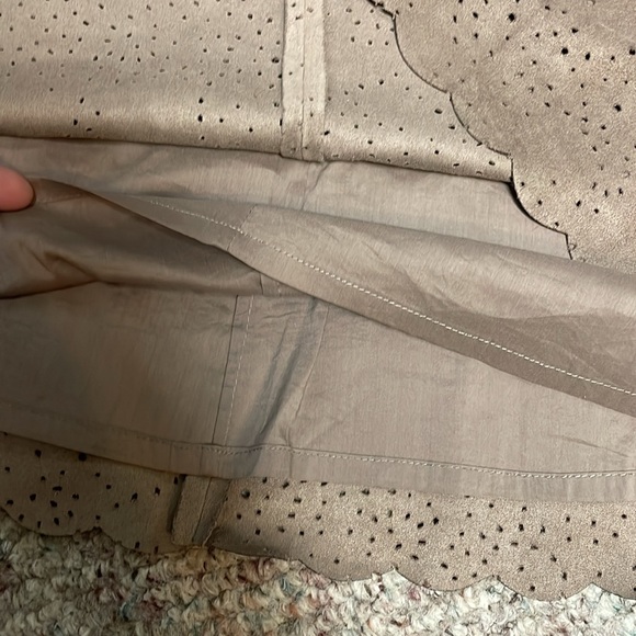 BCBGMaxAzria Tan Mini Skirt - Picture 3 of 9